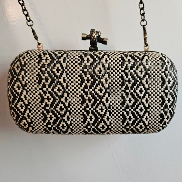 Miztique Unique Woven Clutch with Optional Chain Shoulder Strap - Picture 1 of 13